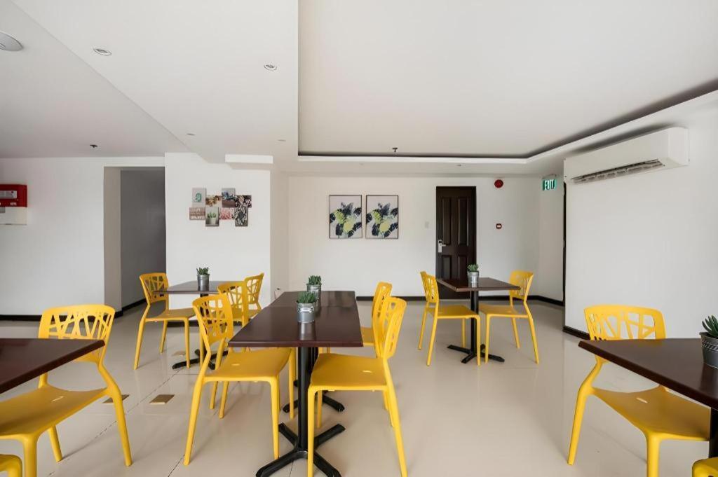 Super Oyo Capital O 232 Nest Nano Suites Fort Макати Экстерьер фото