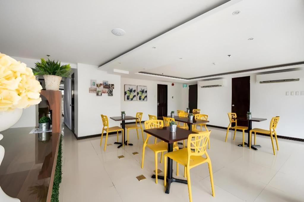 Super Oyo Capital O 232 Nest Nano Suites Fort Макати Экстерьер фото