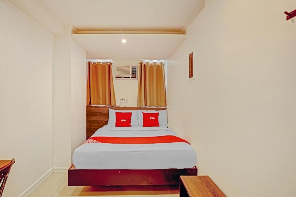 Super Oyo Capital O 232 Nest Nano Suites Fort Макати Экстерьер фото