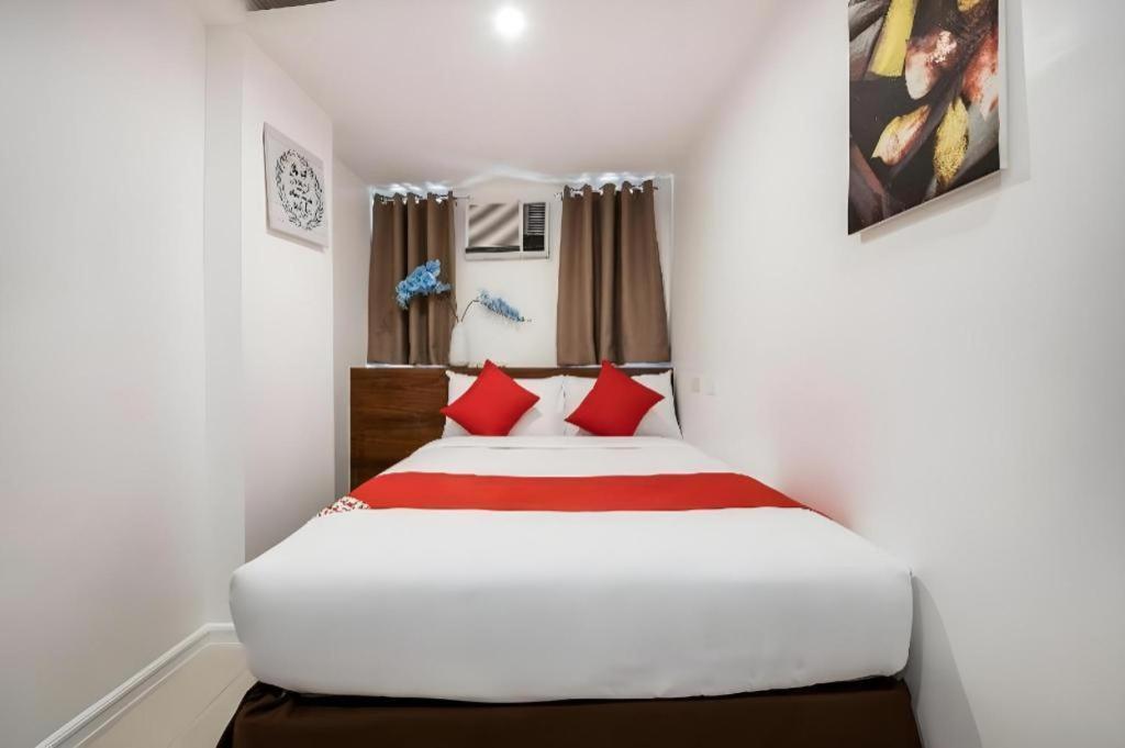 Super Oyo Capital O 232 Nest Nano Suites Fort Макати Экстерьер фото